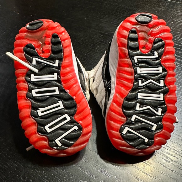 Jordan Retro 11s. Worn once. Size 4c - Picture 7 of 7